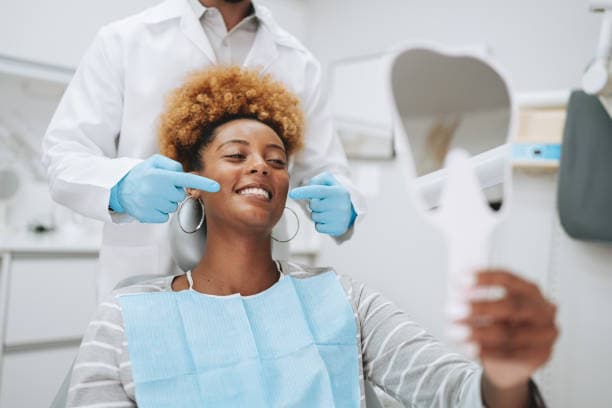Procedimento e orientação para clareamento dental