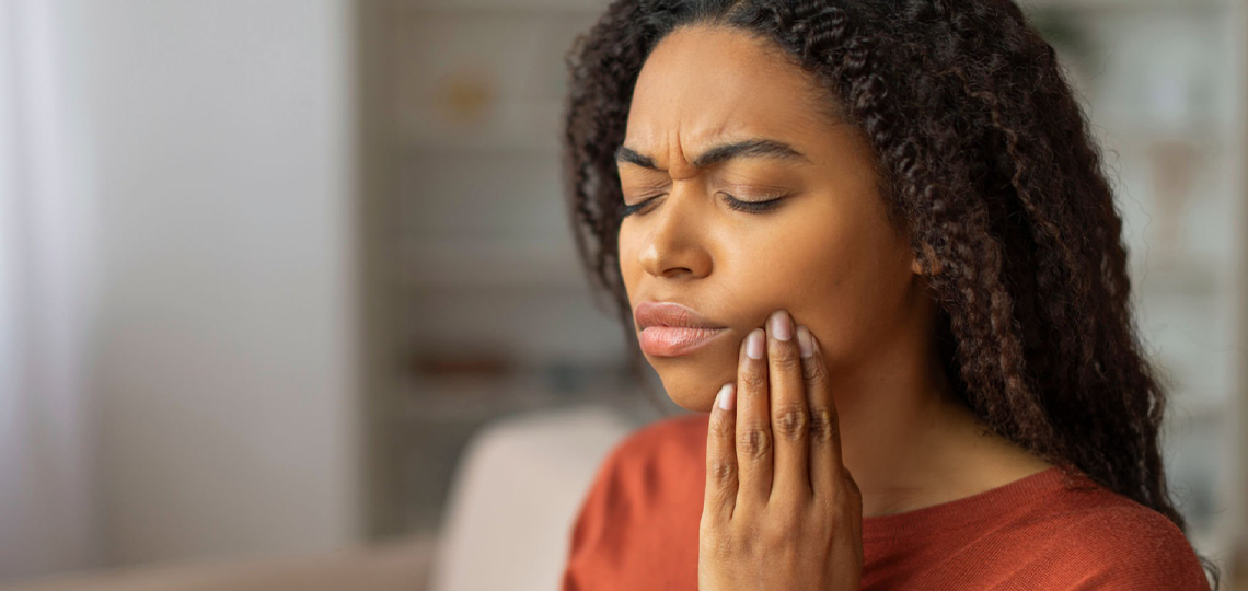 Dor de dente súbita? Saiba o que fazer em caso de emergência.