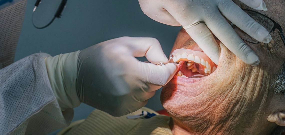 Odontogeriatria: Por que os idosos precisam de cuidados especiais?